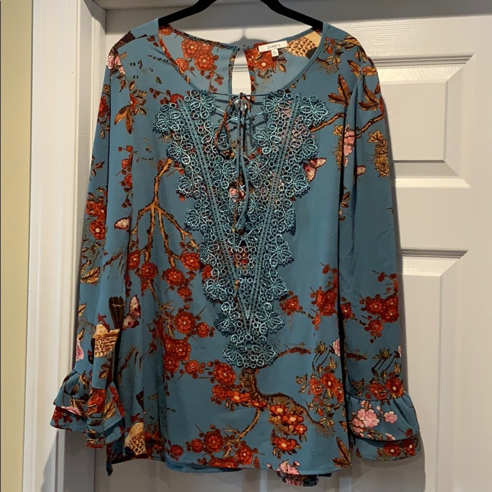 JODIFL fun, fancy and flowery blouse